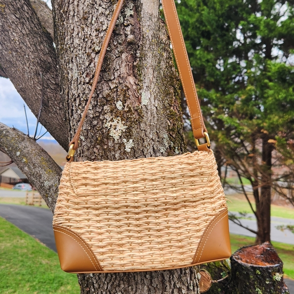 Vintage Etienne Aigner Natural Woven Shoulder Bag with Tan Leather Trim - Picture 3 of 7